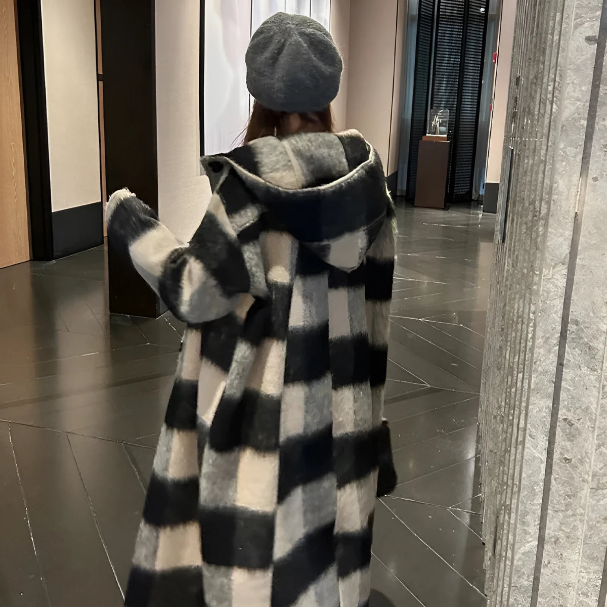 Mid-length loose woolen coat in beige black plaid, sizes L to 4XL.