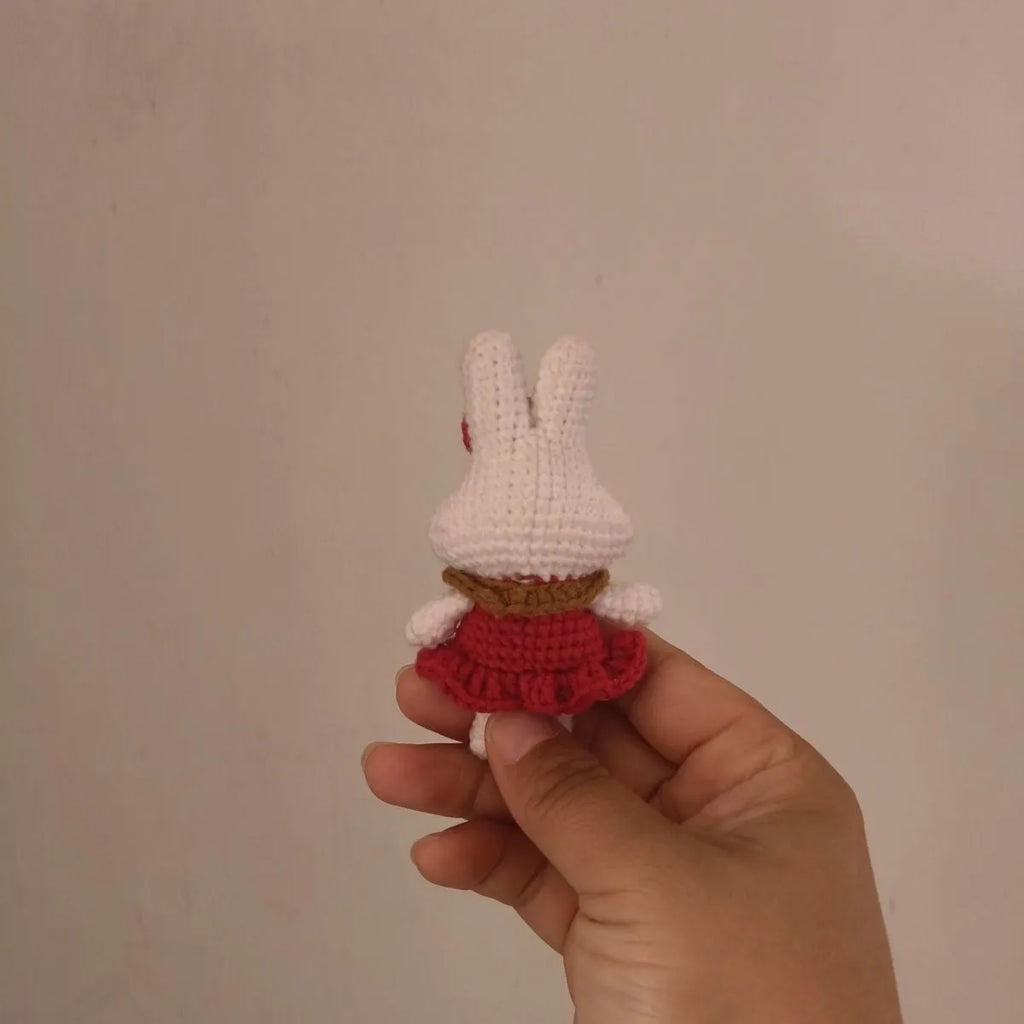 Hand-crocheted wool rabbit key chain pendant decorative accessory