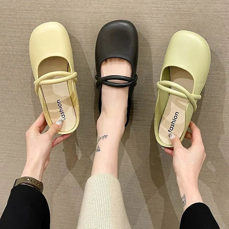 Women's baotou summer sandals with plastic upper in black, beige or green with flip-flop styling