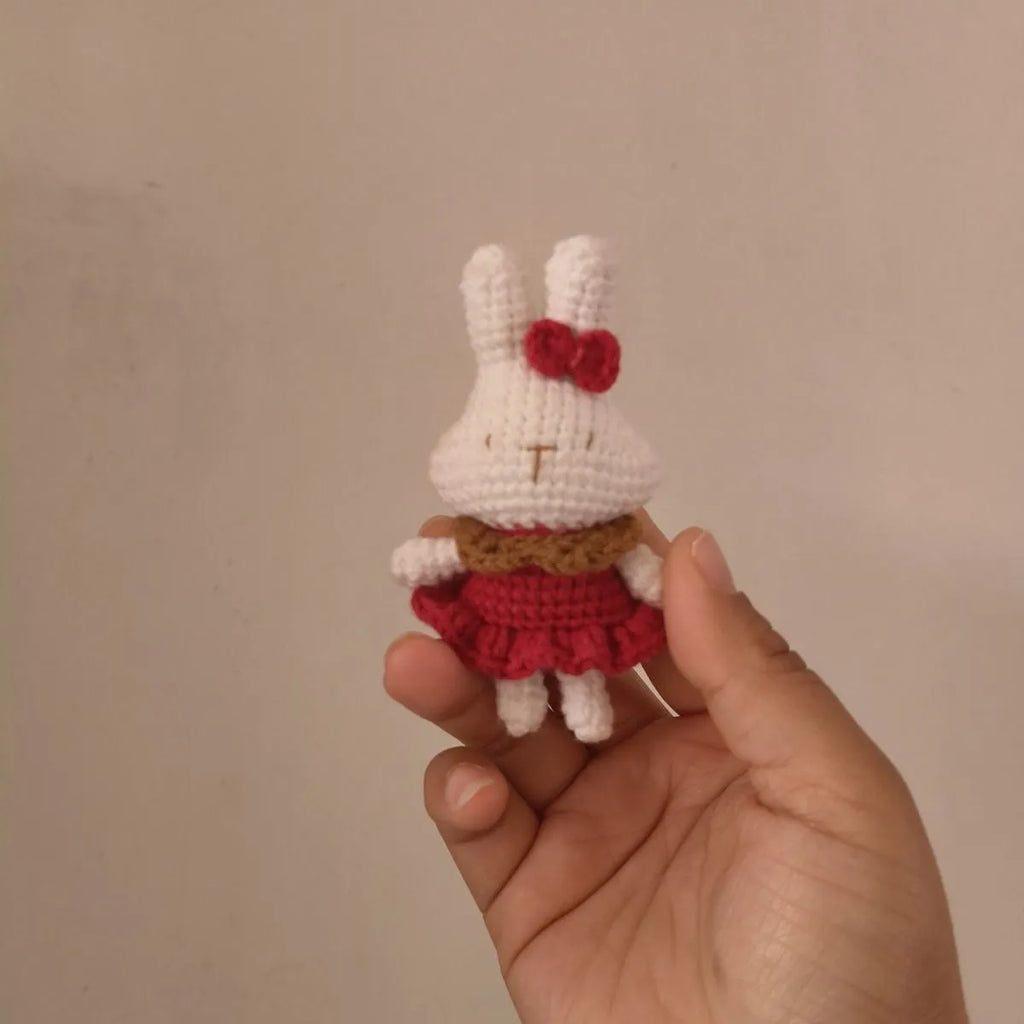 Hand-crocheted wool rabbit key chain pendant decorative accessory