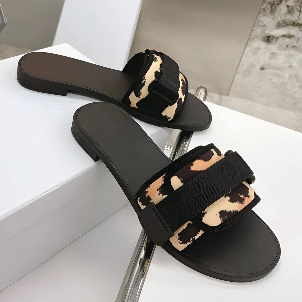 Women's velcro flat sandals with microfiber upper and rubber sole, sizes 35-42, black apricot all black.