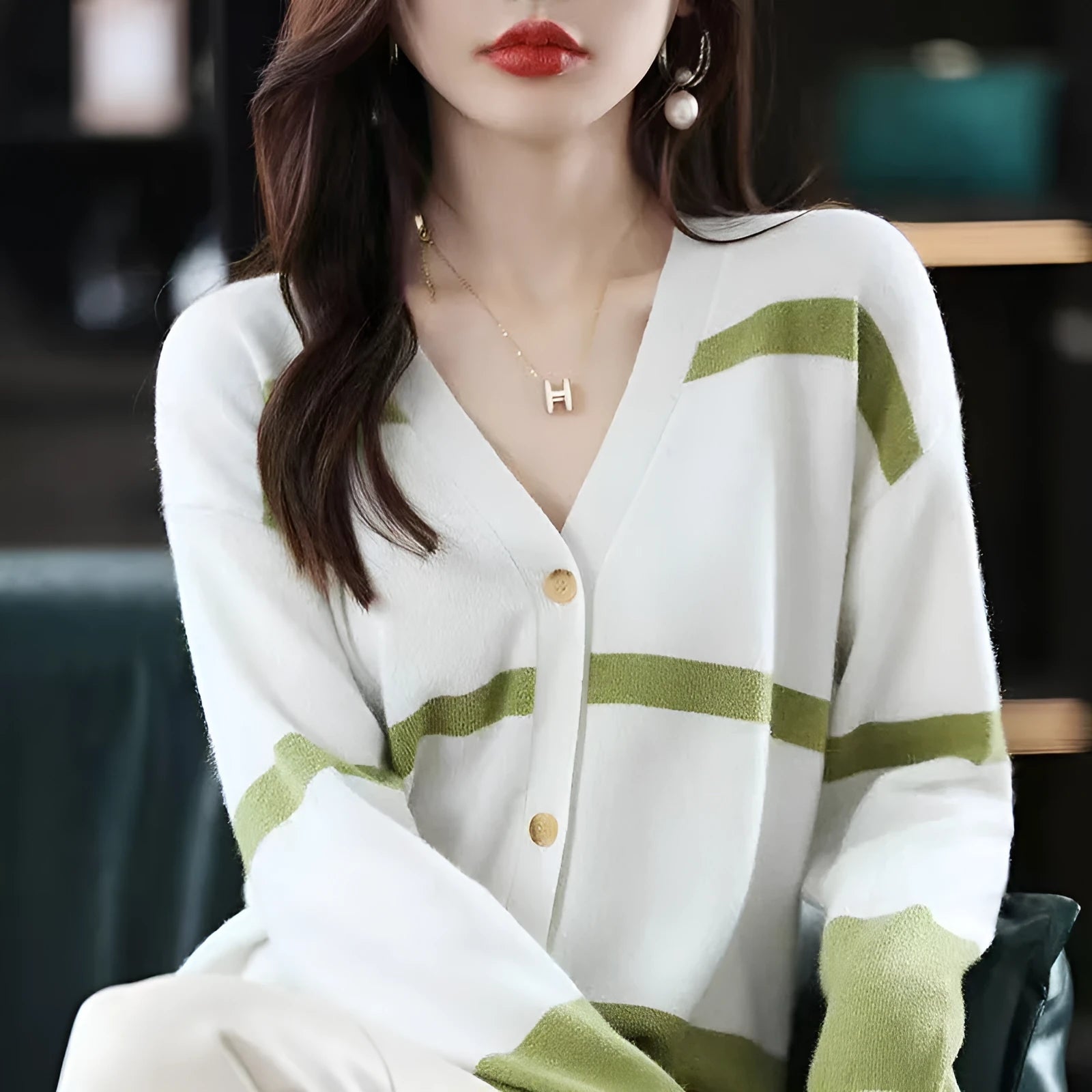 Women's 3D striped knitted cardigan with V-neck in black white colour option