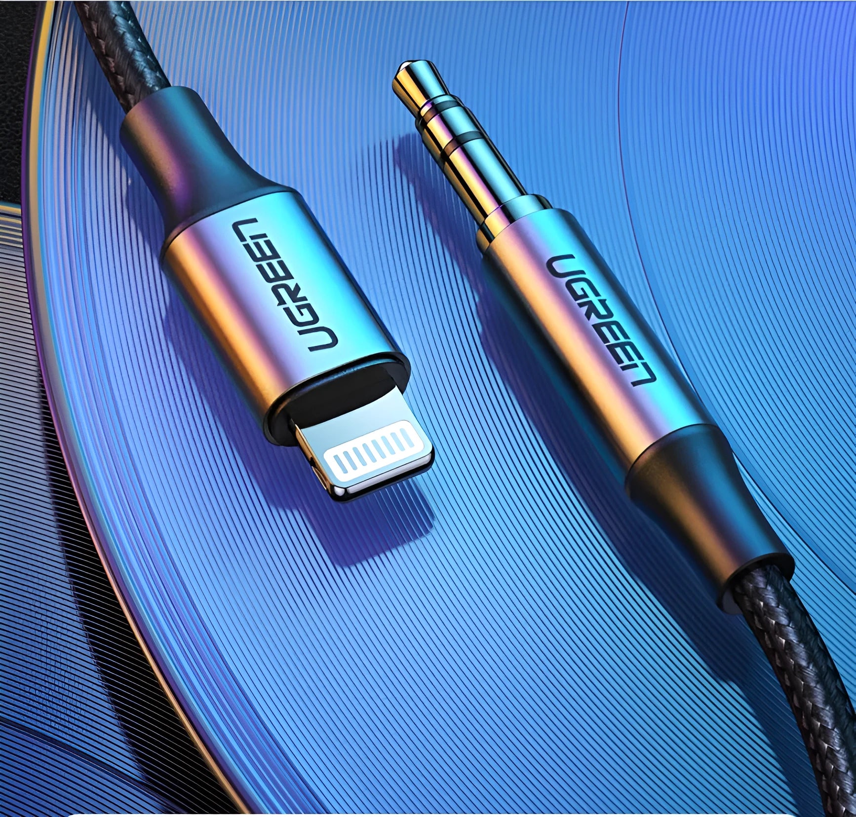 Black Apple Lightning to 3.5mm audio cable with braided TPE coating and aluminium connectors for car use.