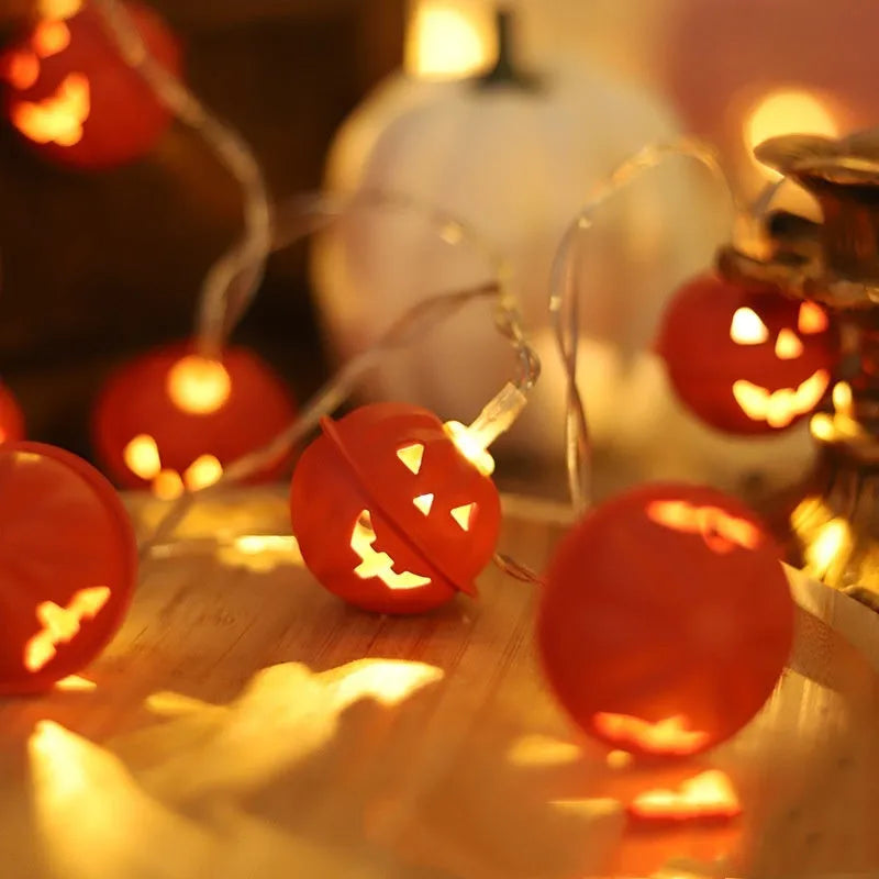 Warm white LED Halloween lamp chain with wrought iron ghost pumpkin plant-shaped lamps 4cm each