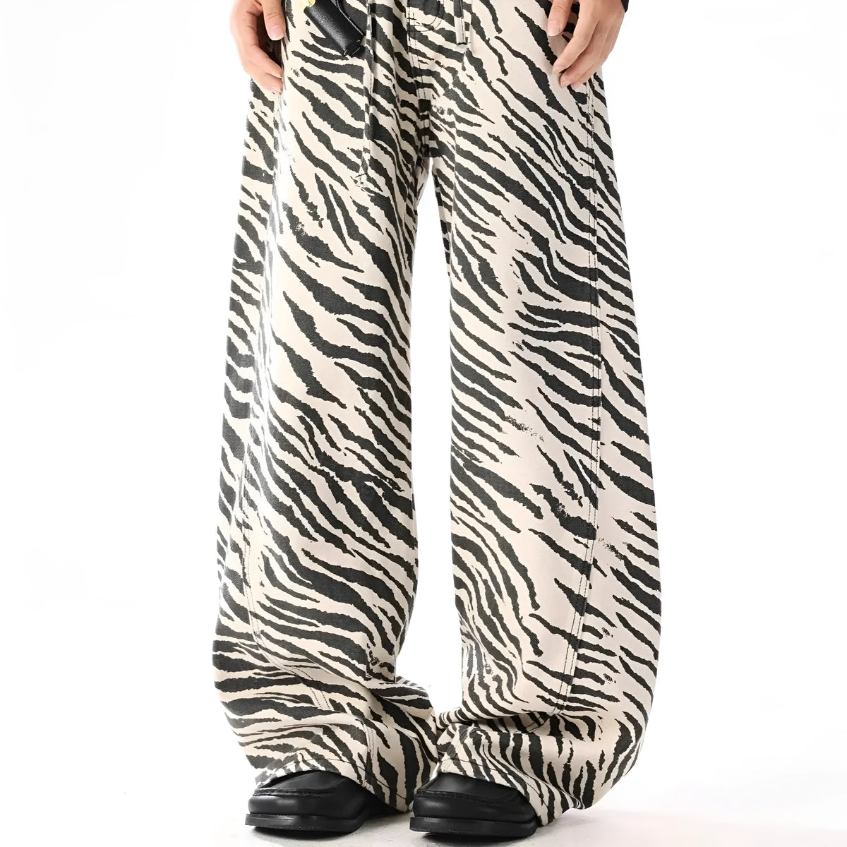 Wide-leg men's casual pants in denim style with button fly, picture colour, loose fit