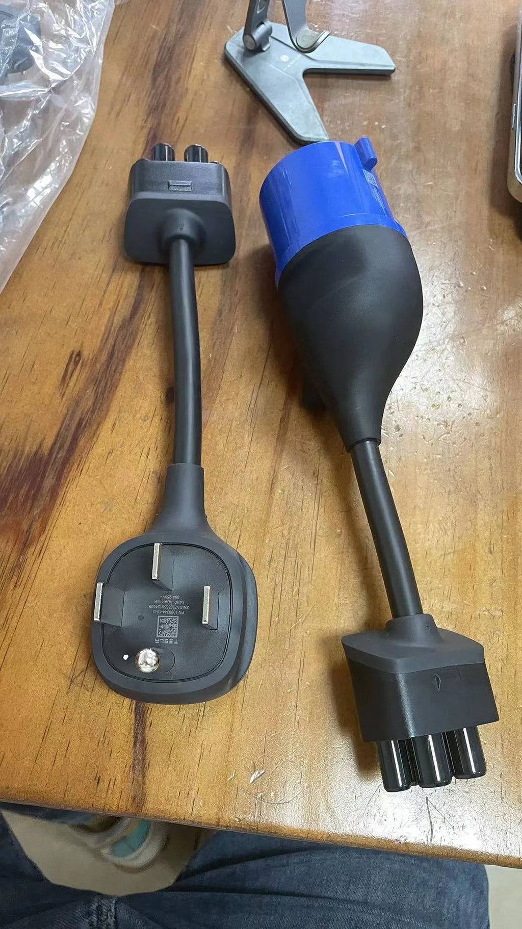 American Standard adapter cable with car charger conversion wire showing copper core and polyethylene sheath construction