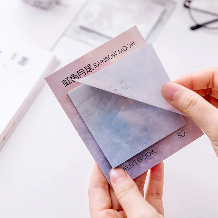 Square planet-themed sticky note pad measuring 7.3 by 7.3 centimetres.