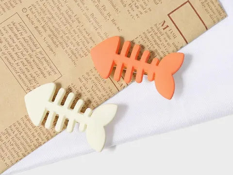 Minimalist fishbone pattern hair barrette with duckbill clip in a candy colour.