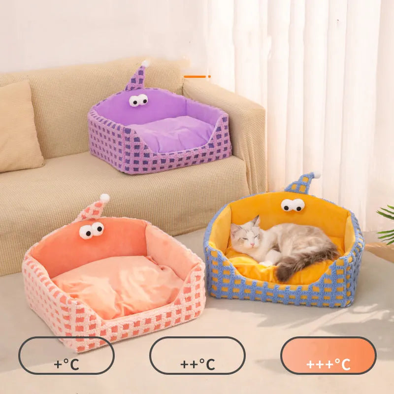 Green triangular plush cat bed with a removable sponge insert, shown disassembled.