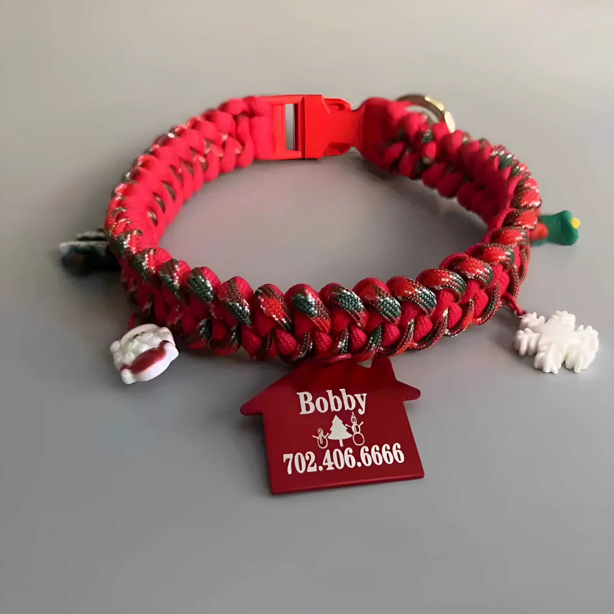 Hand-held polypropylene rope dog leash with P chain design in green colour with release buckle