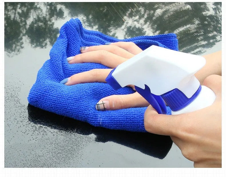 500ml can of car dust wax spray for paint maintenance and oxidation resistance.