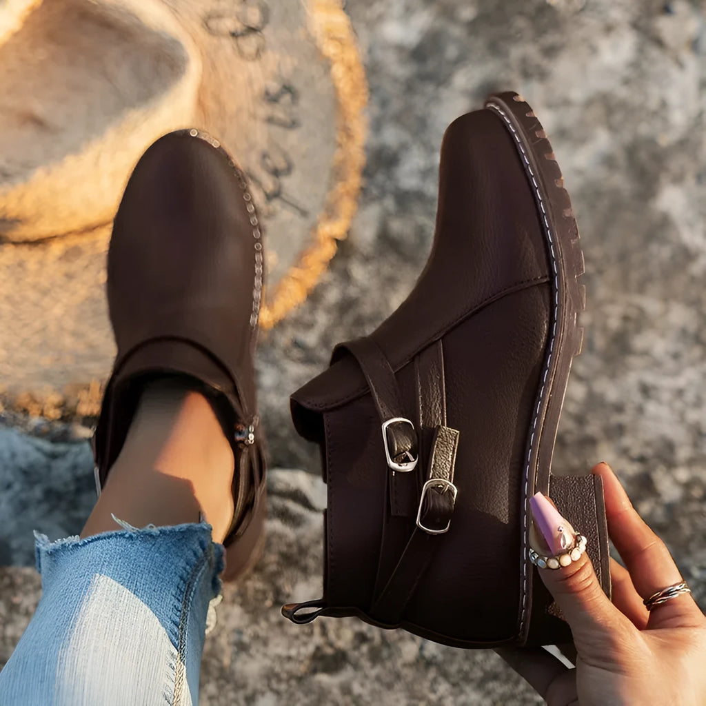 Women's low-heeled ankle boots with belt buckle, round toe, chunky heel, side zipper, in black synthetic PU leather