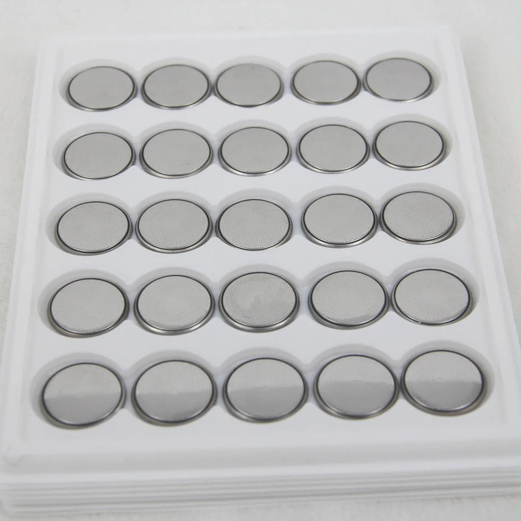 3V button batteries showing CR2032, CR2025 and CR2016 models with 20mm diameter