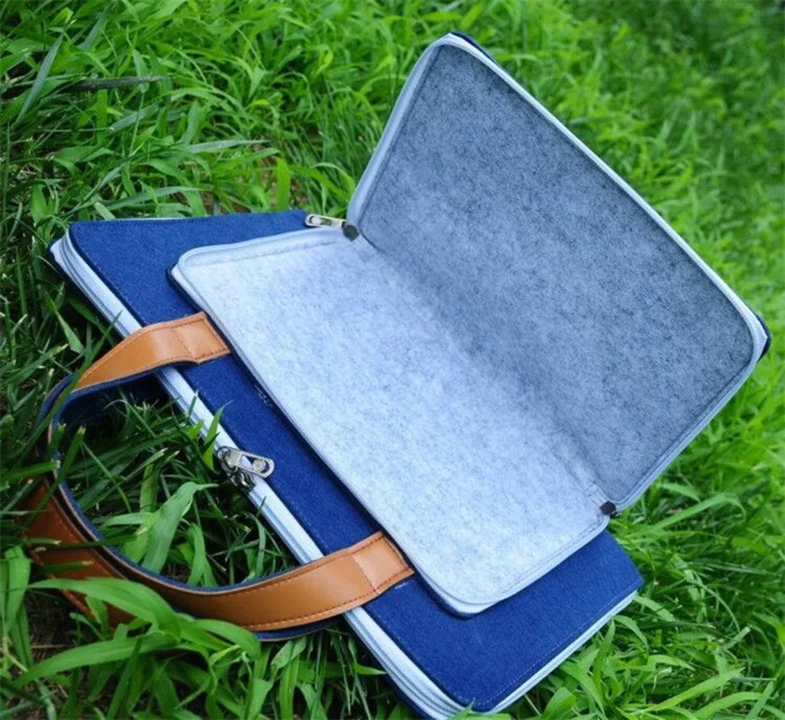 Fashion felt laptop bag multicolor handheld for 14-inch laptops, dark blue with pink zipper