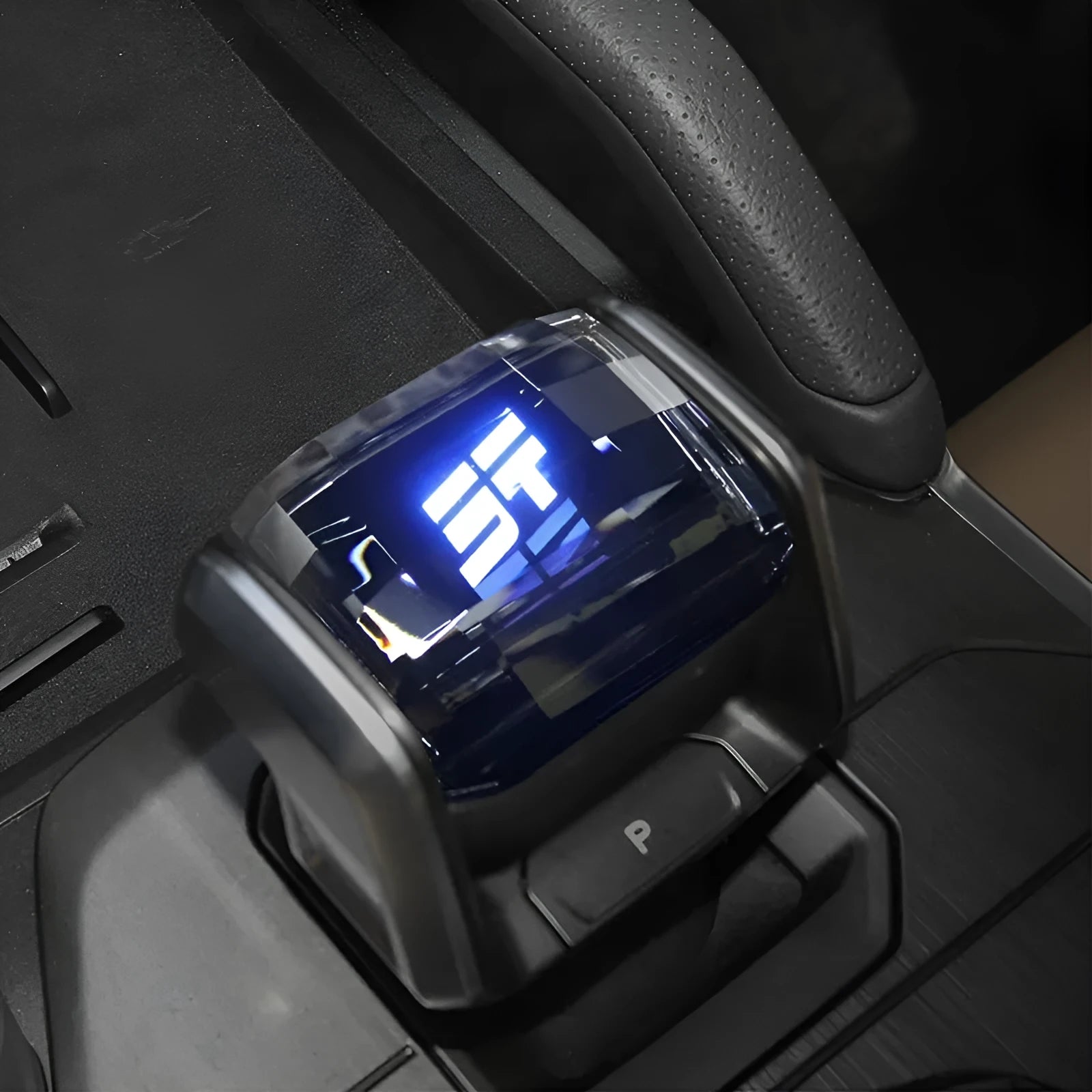 Crystal gear lever for Chery vehicle with colorful light changing effect on gear stick