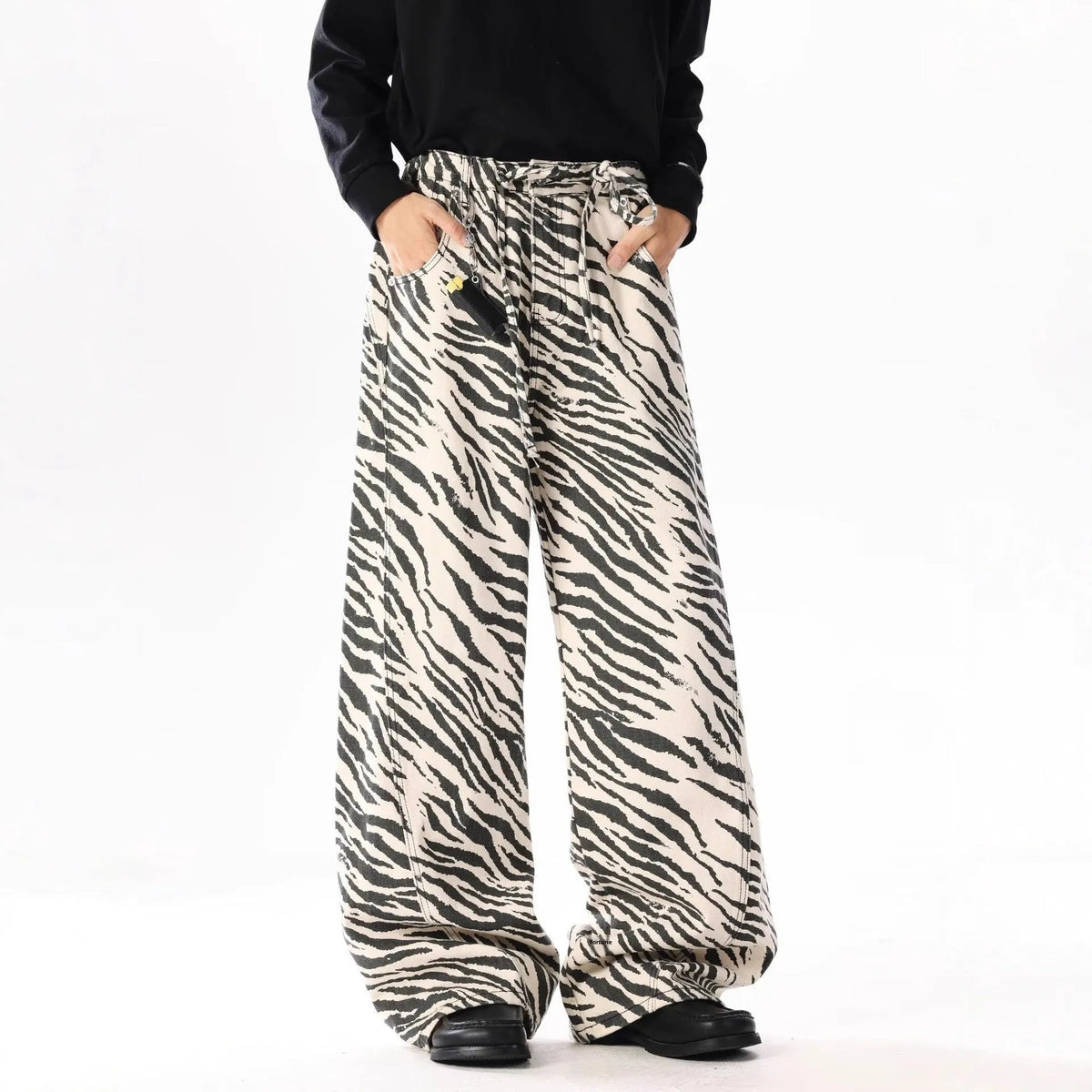 Wide-leg men's casual pants in denim style with button fly, picture colour, loose fit