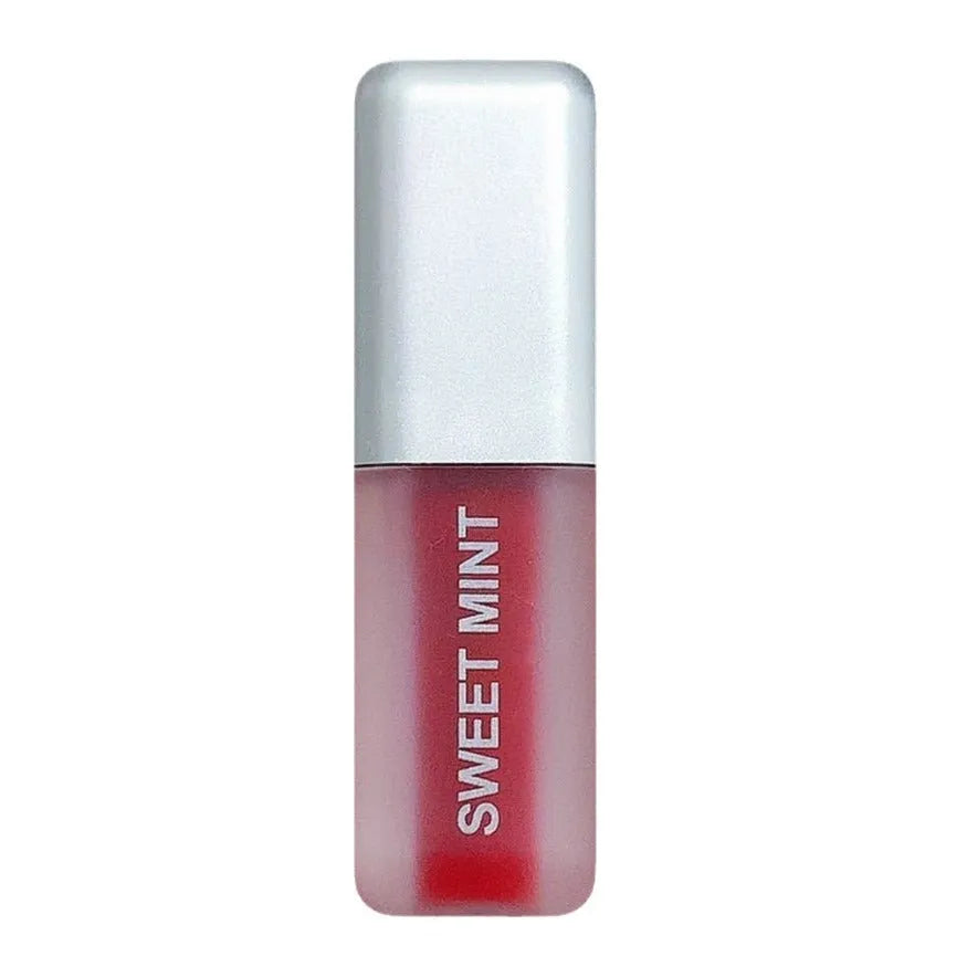 Velvet lip lacquer in matte finish, 3.2g, shade Oat Roasted Chestnut, non-stick formula