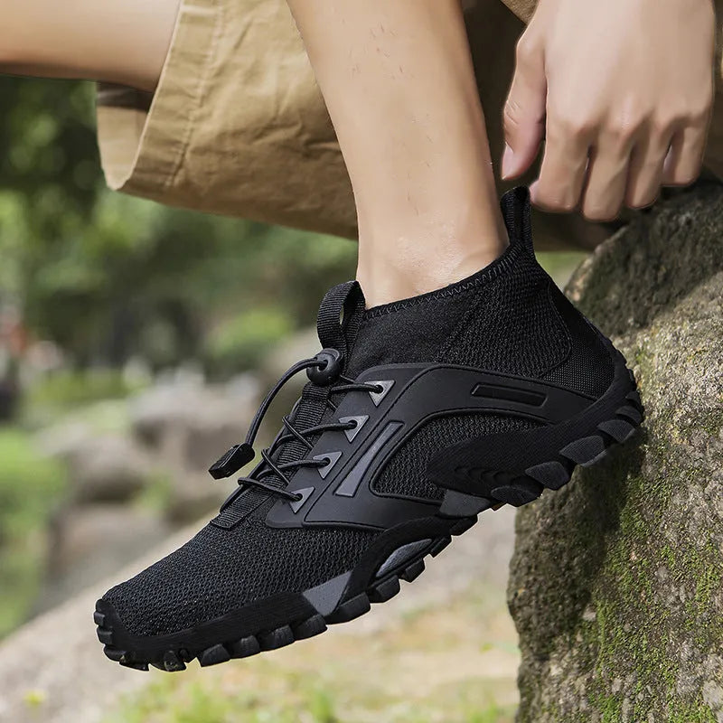 Men's mid-top breathable non-slip hiking shoes with fly weaving upper and rubber outsole in black, grey, or blue