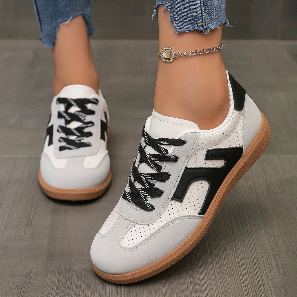 Retro training shoes sneaker with round toe, low top design and front lace-up in multiple colour options