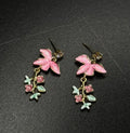 Galvanised geometric Chinese-style earrings with petal elements in zinc alloy
