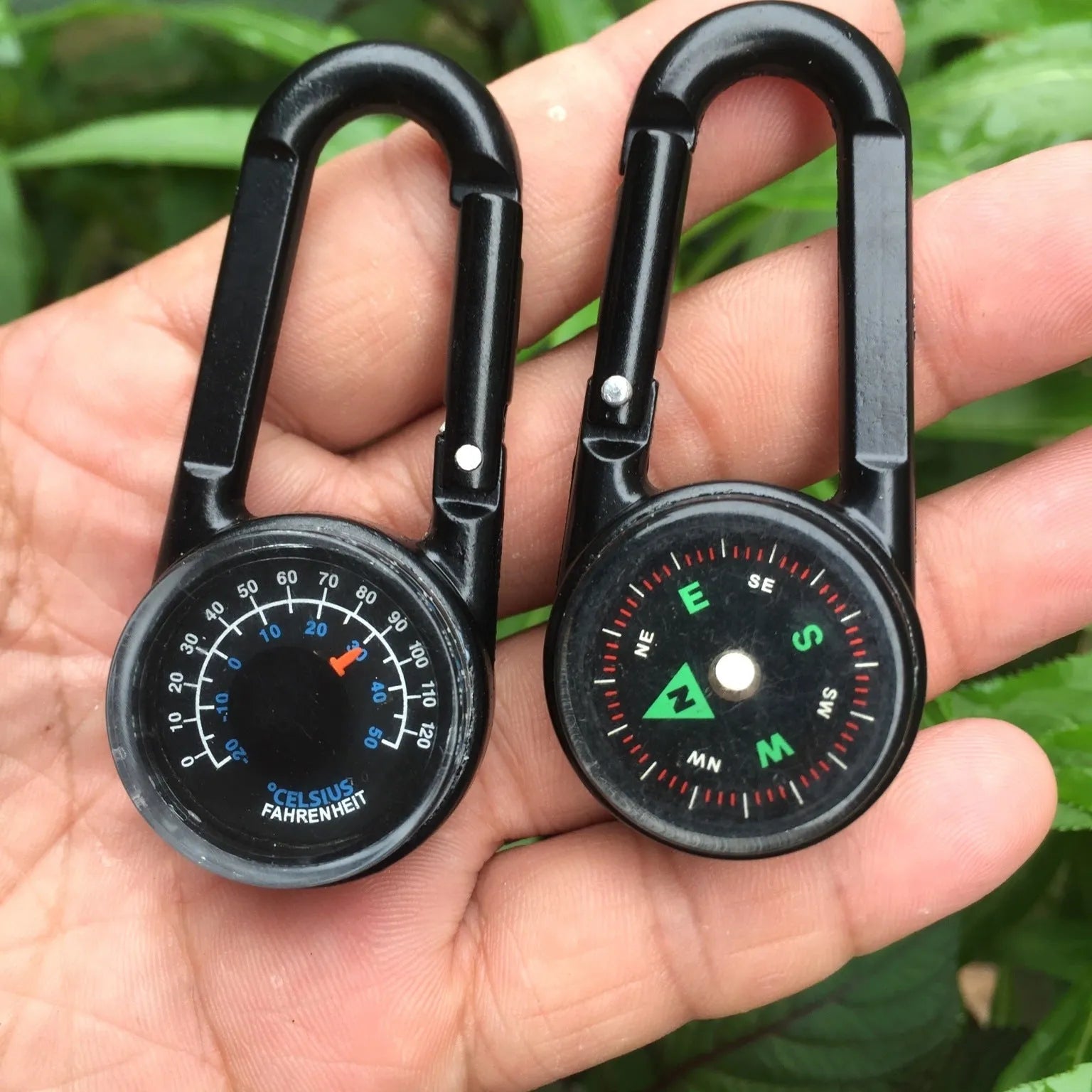 Zinc alloy double-sided climbing carabiner with integrated thermometer and compass in black, army green, and rose gold colours