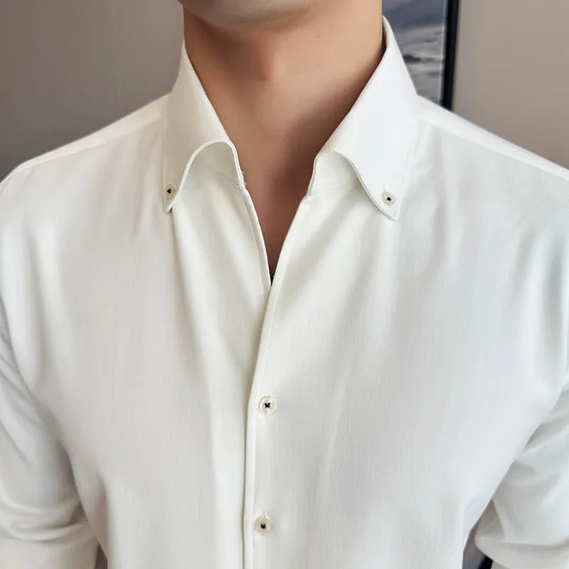 Men's slim fit long-sleeved denim shirt in solid colour for business and leisure wear