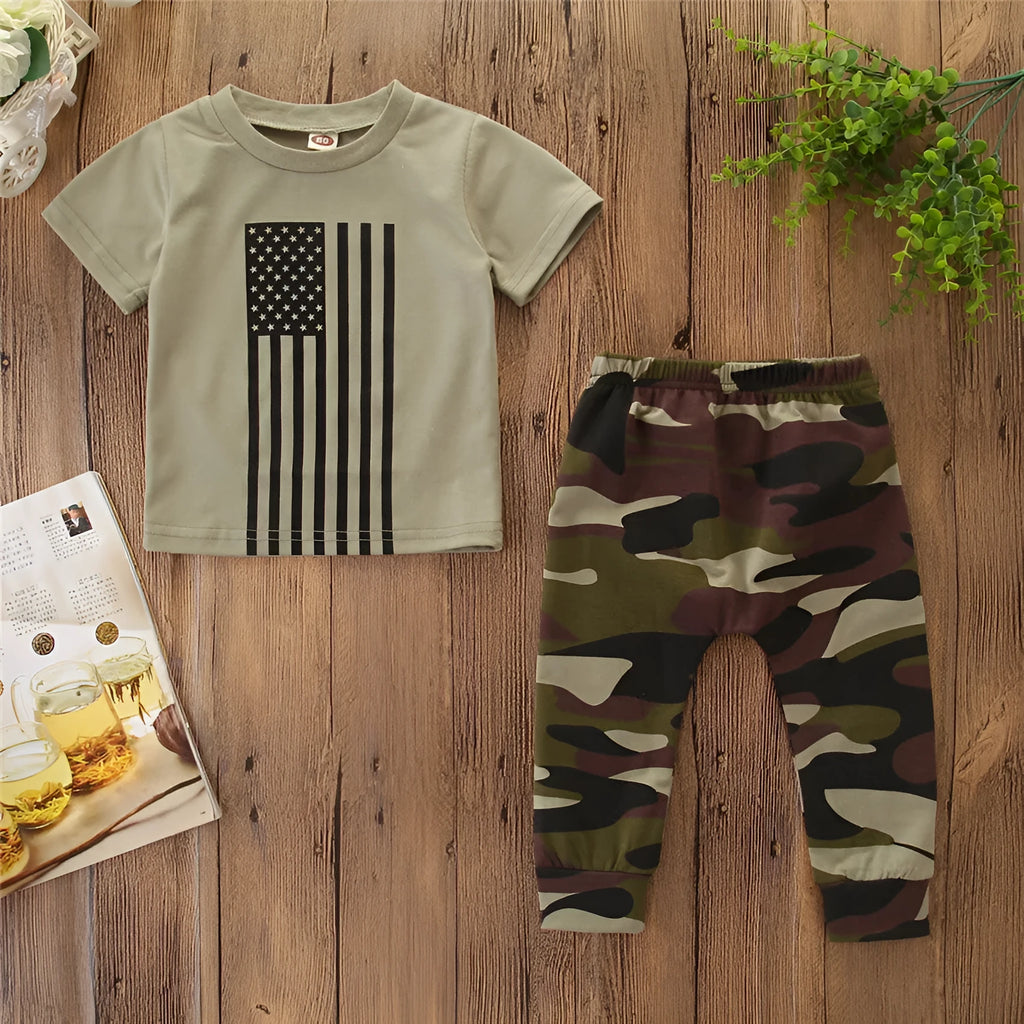 Boys' two-piece camouflage suit set with flag pattern, short sleeve shirt and trousers for summer.