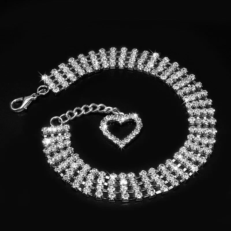 Four-row rhinestone pet collar with heart-shaped chain in white pink and blue for dogs and cats