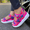 Thick-soled sports sandals for women with Velcro fastening and camouflage pattern