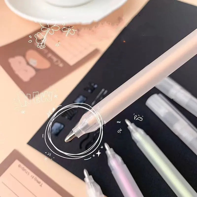 Plastic macaroon dispensing pen with cap-pulling mechanism in six colour options