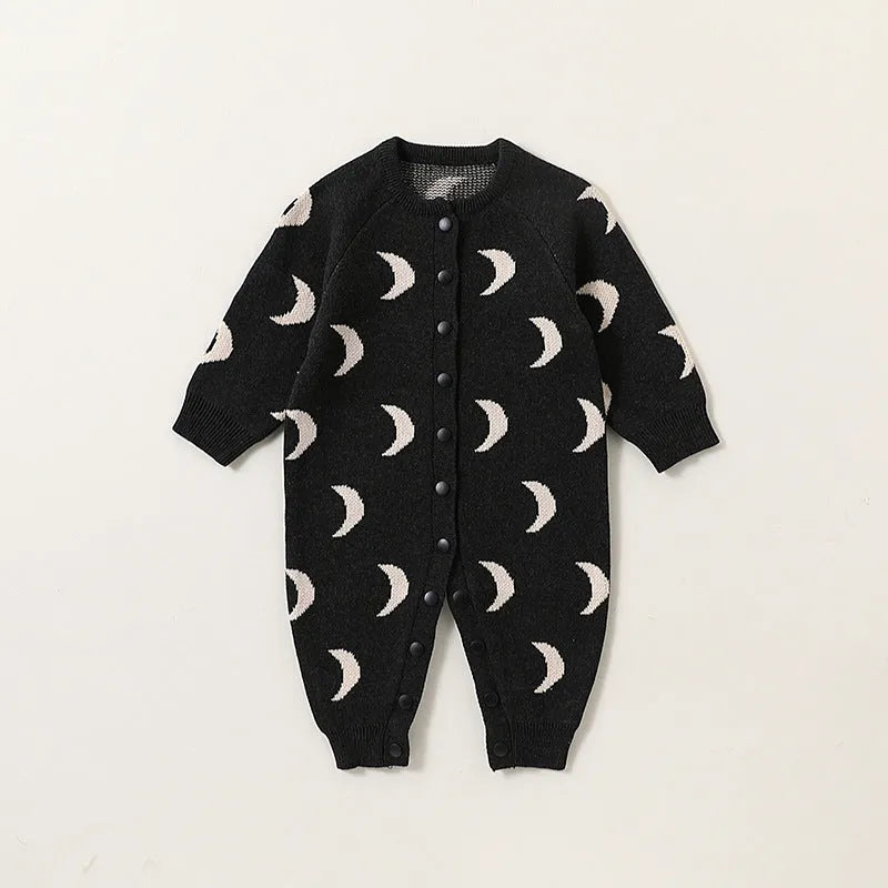 Baby jumpsuit in oatmeal colour made from cotton with long sleeves, neutral European style for 66cm to 110cm height