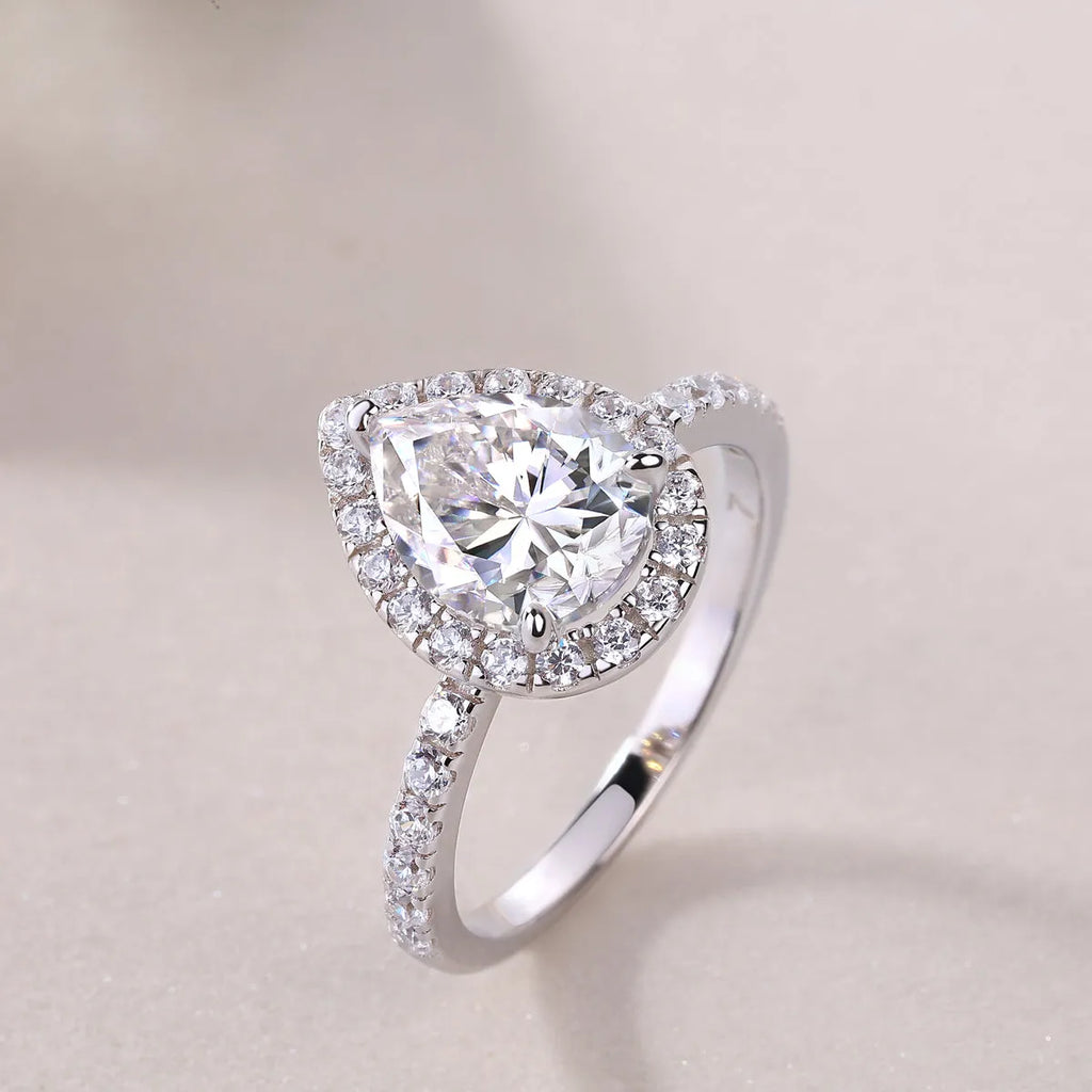 Moissanite wedding ring set, pear-shaped 7x9mm stone, S925 silver with platinum plating, sizes 5-9