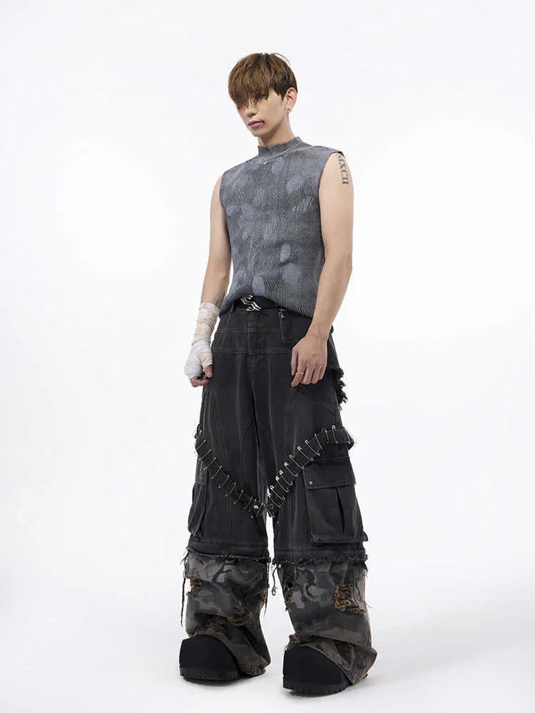 Men's black silver pastebrushing wool turtleneck vest with sleeveless design and stand collar
