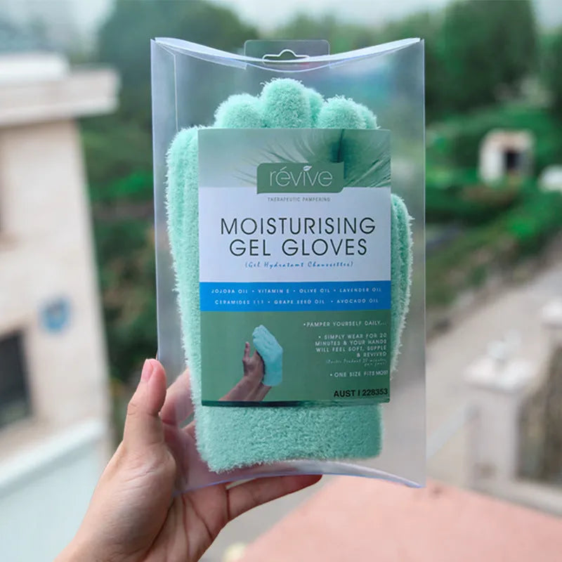 Pink reusable spa gel gloves for moisturising cracked hand skin with soft cotton spandex and Vitamin E gel lining