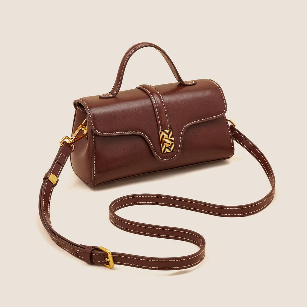 Cambridge retro messenger bag in synthetic leather with clam-shell design and lock detail